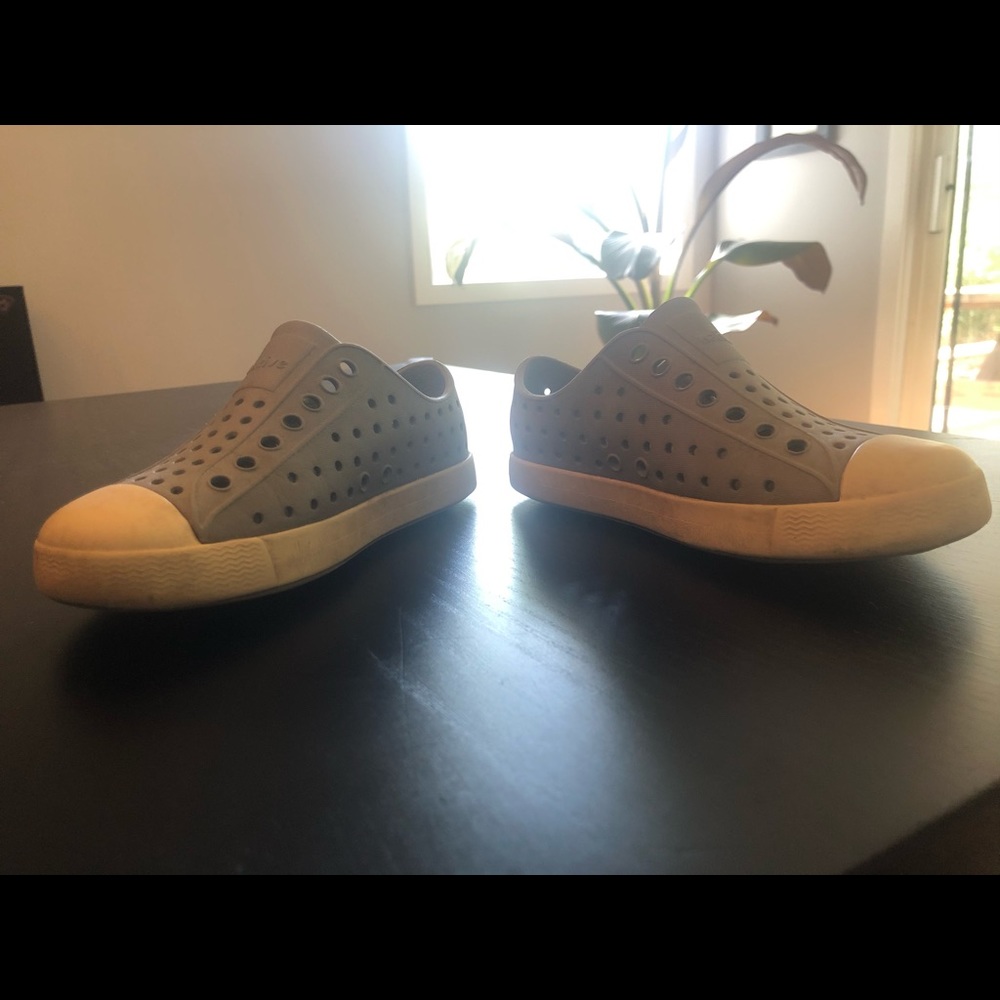 Children’s Native grey “Jefferson” shoes, size 11
